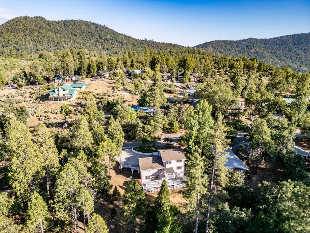 39314 Manzanita Drive Oakhurst, CA 93644
