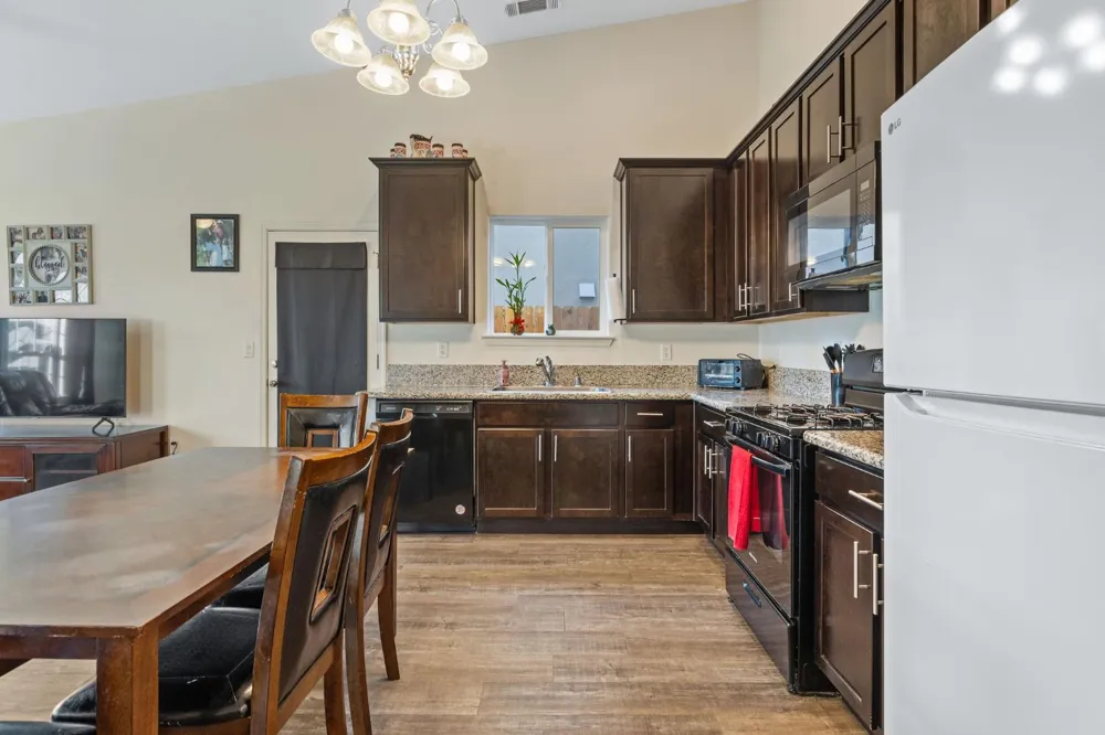 1237 E Orange Street Avenal, CA 93204