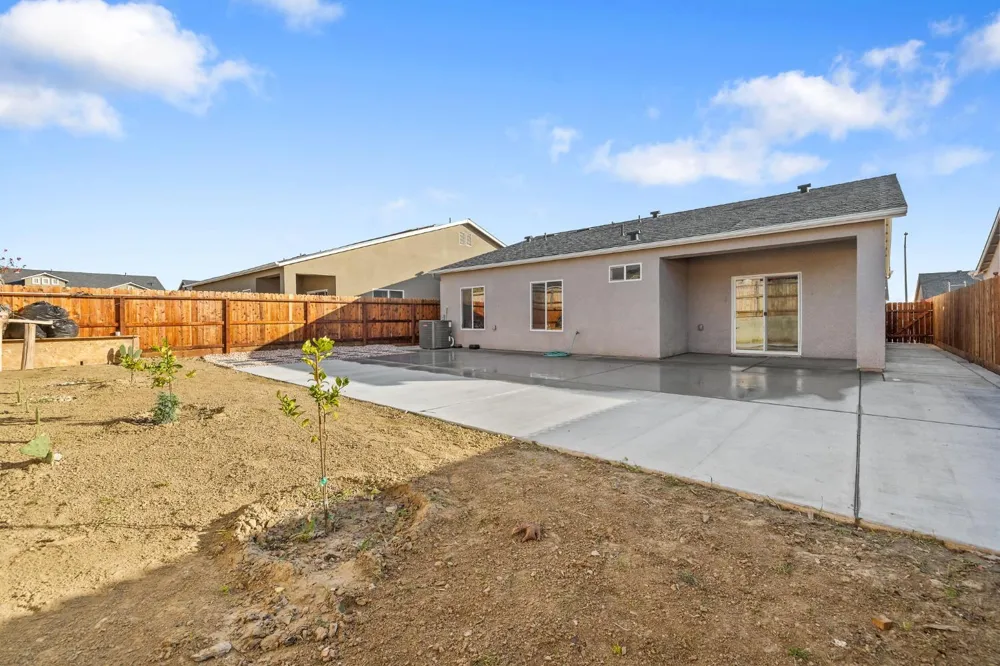 1237 E Orange Street Avenal, CA 93204