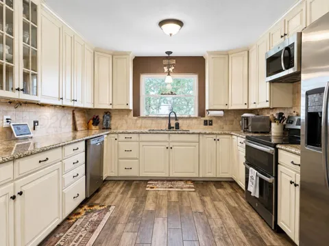 802 Wilbanks Drive