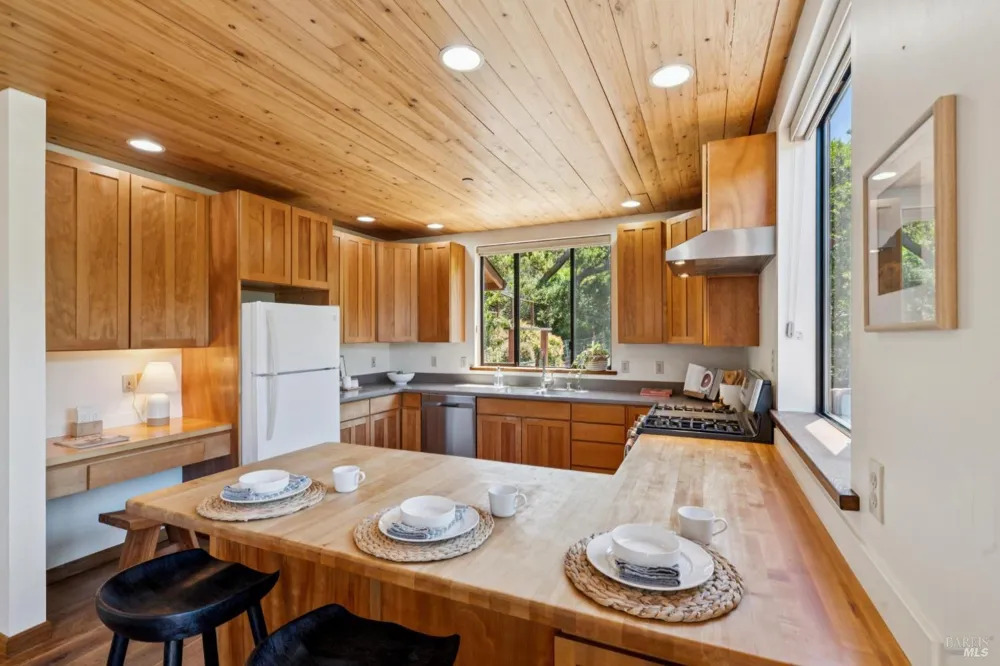 100 Heather Lane Inverness, CA 94937