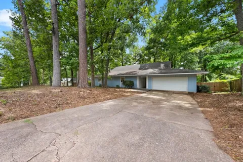 7718 Knollview Drive