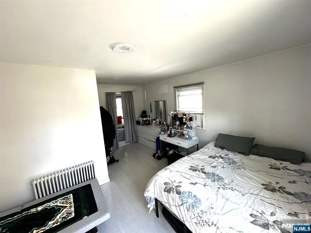 126 Bartholdi Avenue Butlerugh, NJ 07405