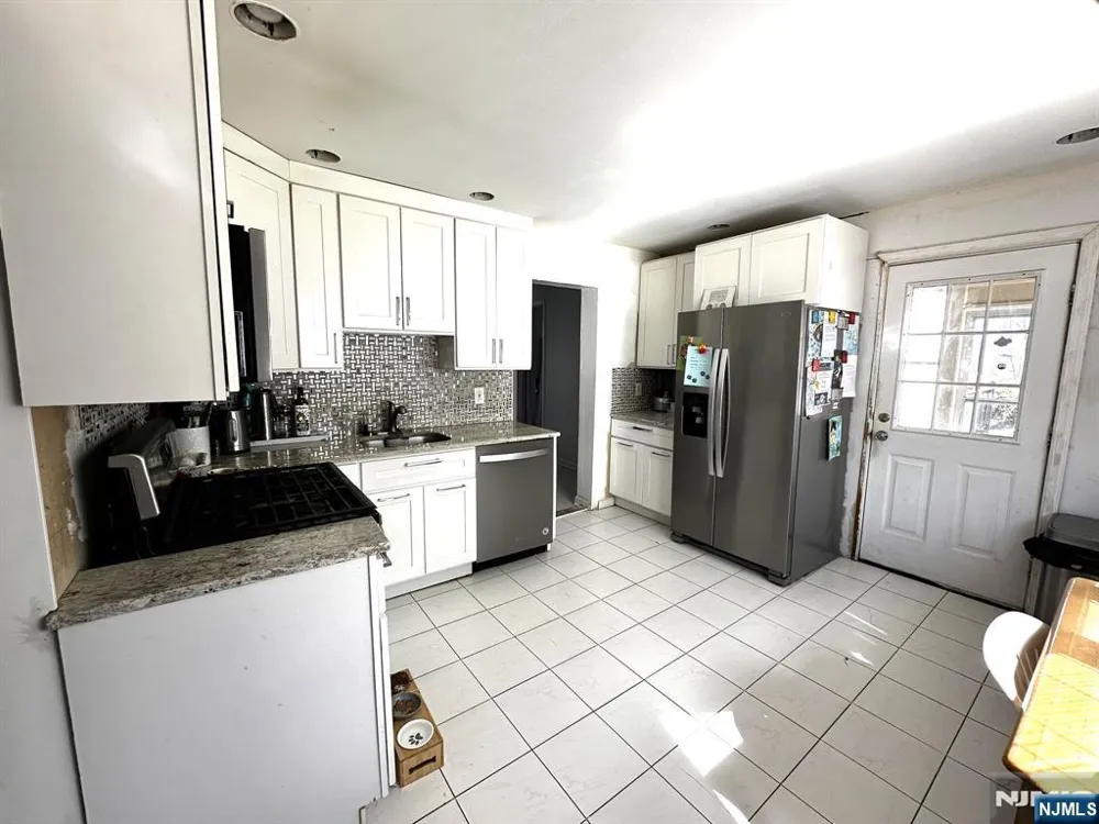 126 Bartholdi Avenue Butlerugh, NJ 07405