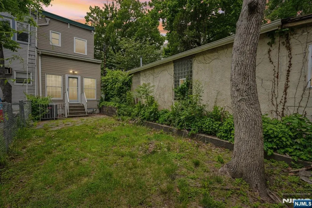90A Hackensack Plank Road Weehawken, NJ 07086