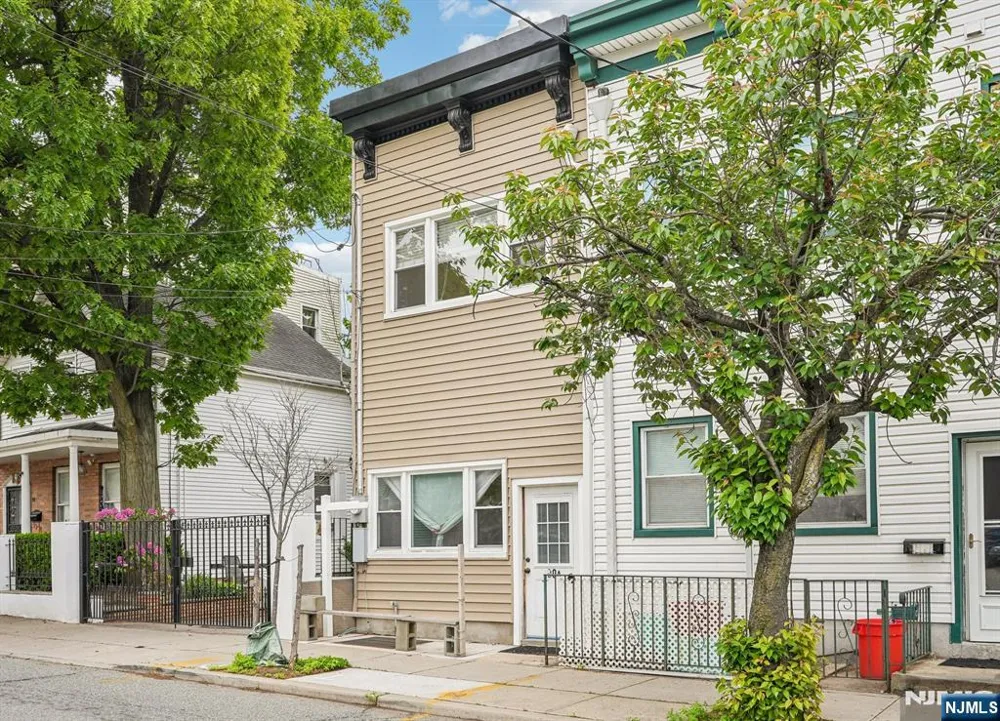 90A Hackensack Plank Road Weehawken, NJ 07086