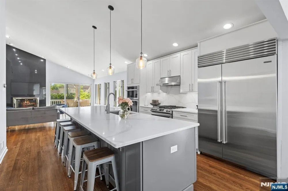165 Hoover Drive Cresskill, NJ 07626