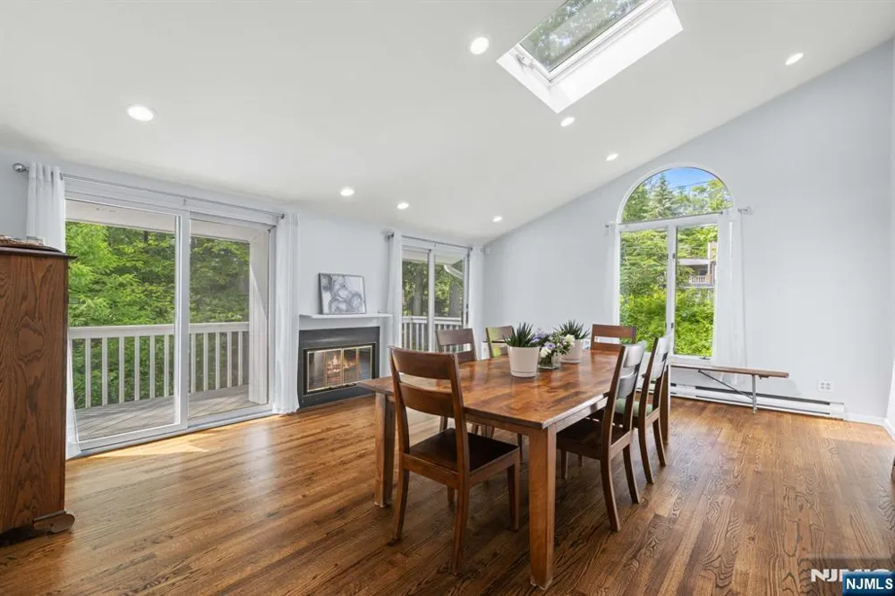 165 Hoover Drive Cresskill, NJ 07626