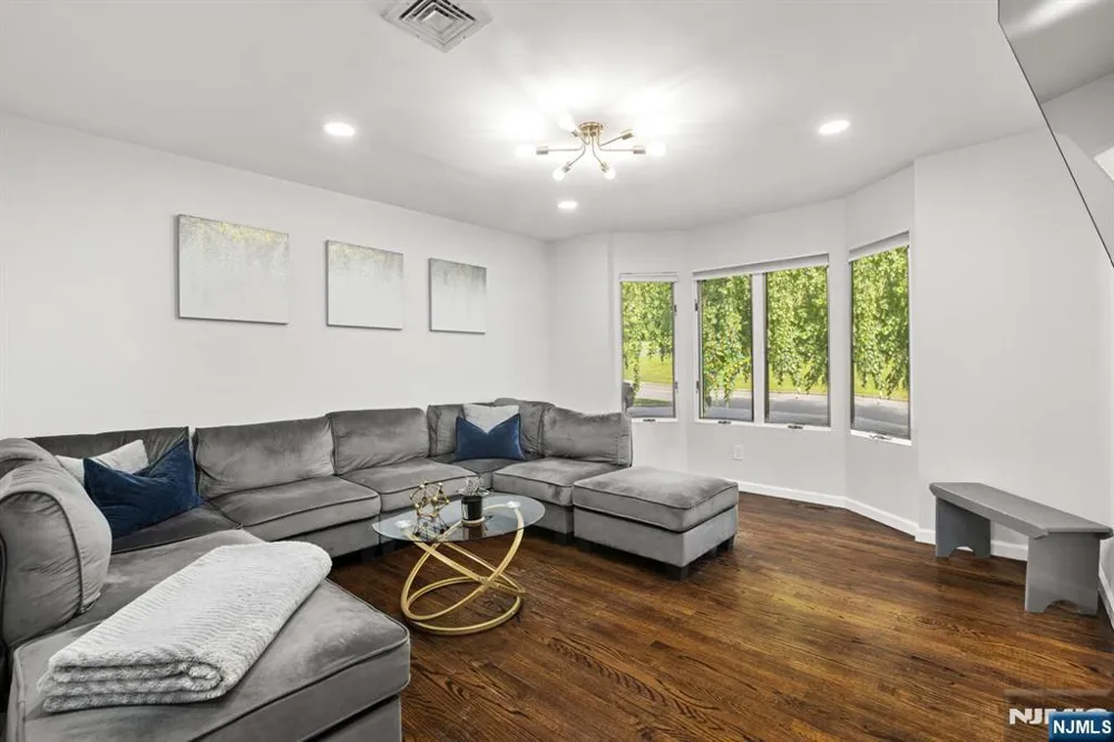 165 Hoover Drive Cresskill, NJ 07626