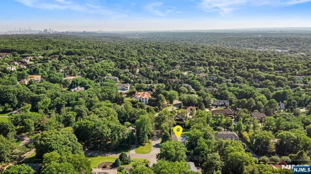165 Hoover Drive Cresskill, NJ 07626