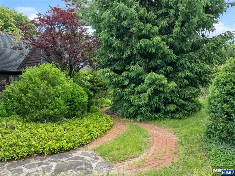 148 Spring Valley Road Montvale, NJ 07645