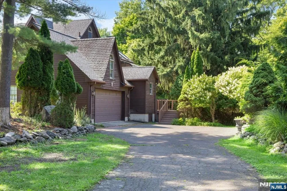 148 Spring Valley Road Montvale, NJ 07645