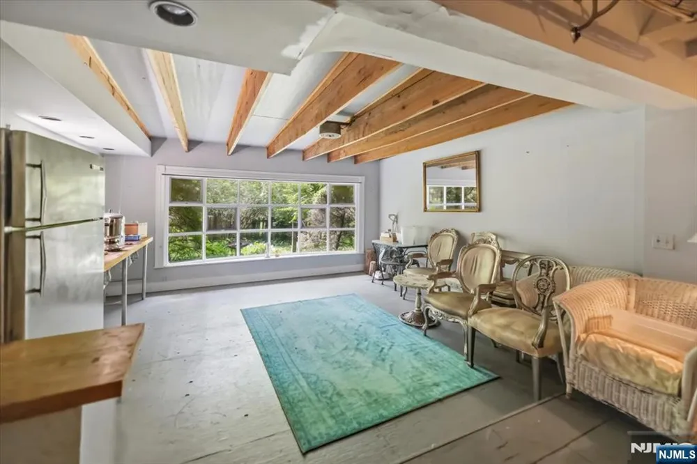 148 Spring Valley Road Montvale, NJ 07645