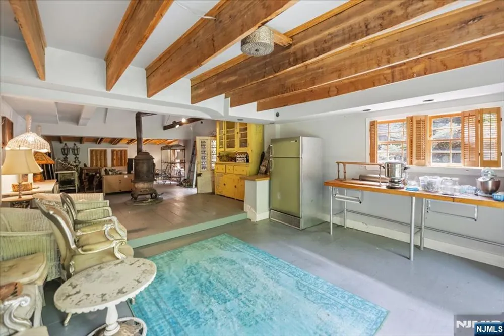 148 Spring Valley Road Montvale, NJ 07645