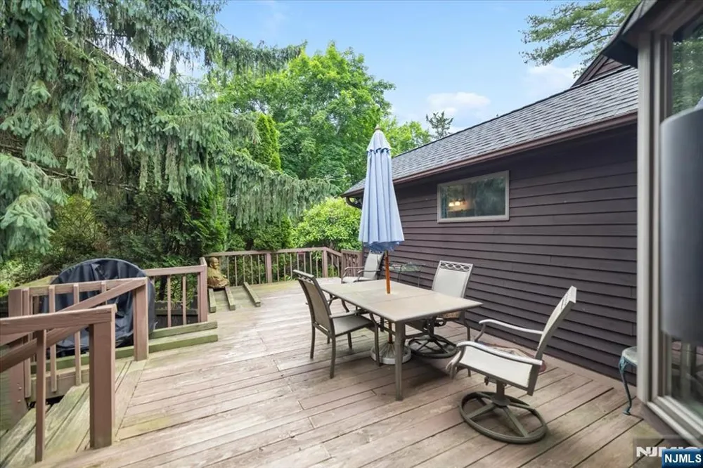 148 Spring Valley Road Montvale, NJ 07645