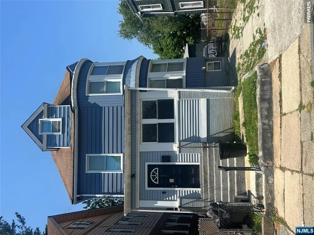 27 Richelieu Terrace Newark, NJ 07106