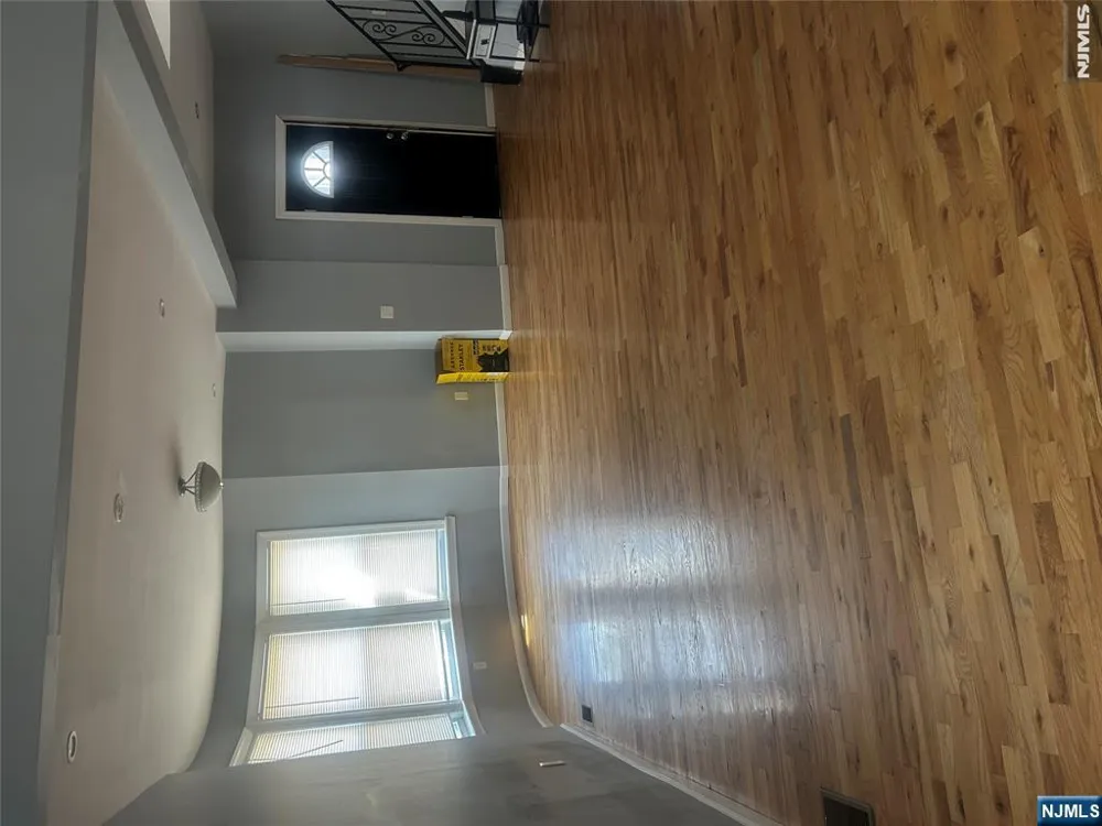 27 Richelieu Terrace Newark, NJ 07106