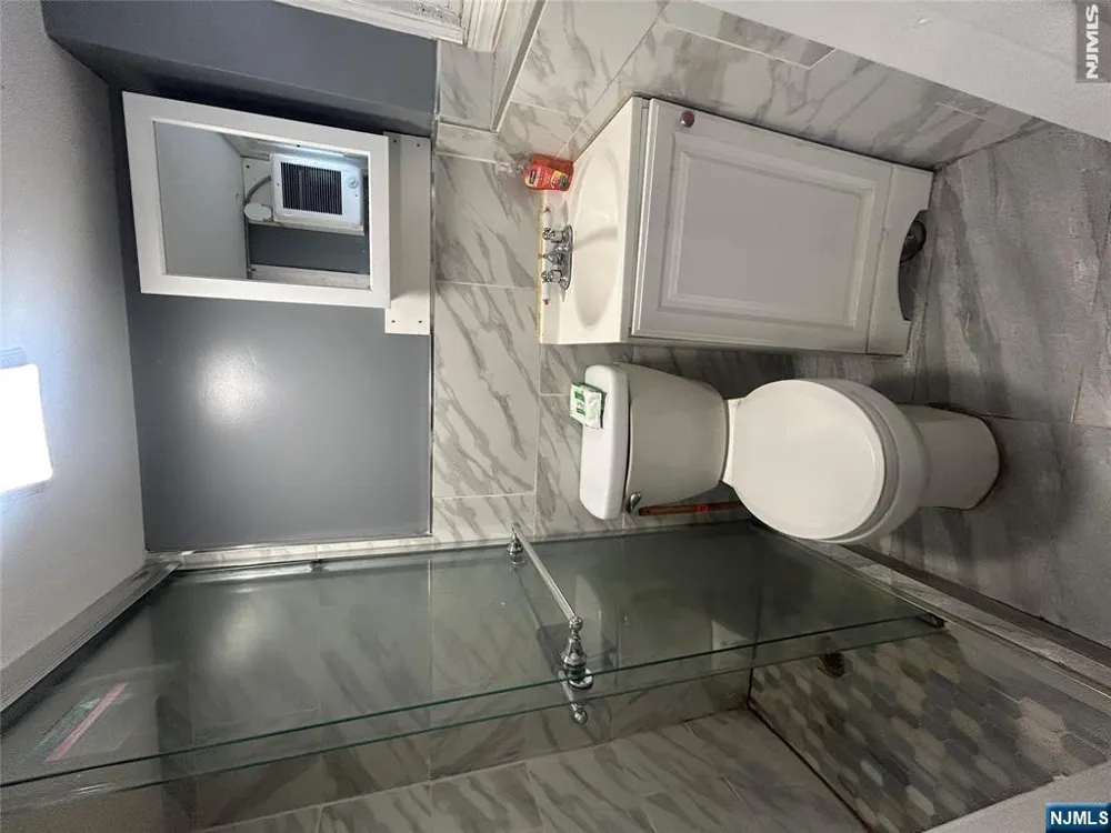27 Richelieu Terrace Newark, NJ 07106