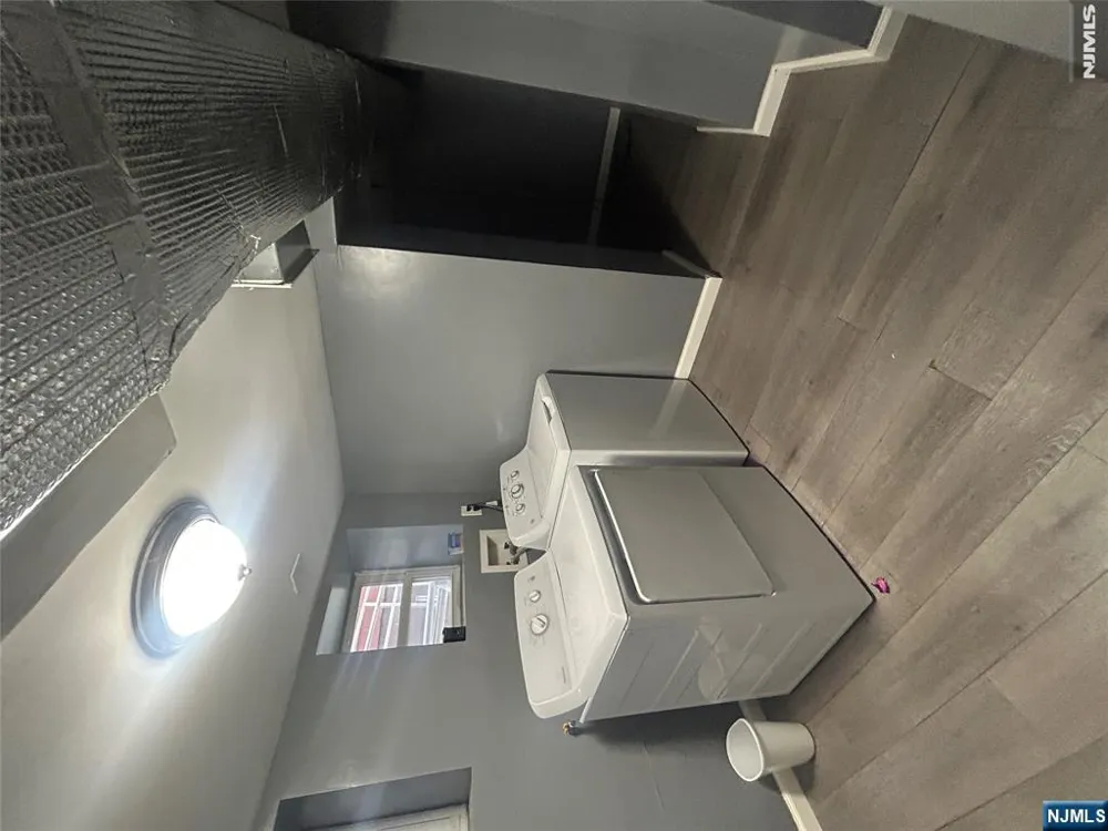 27 Richelieu Terrace Newark, NJ 07106