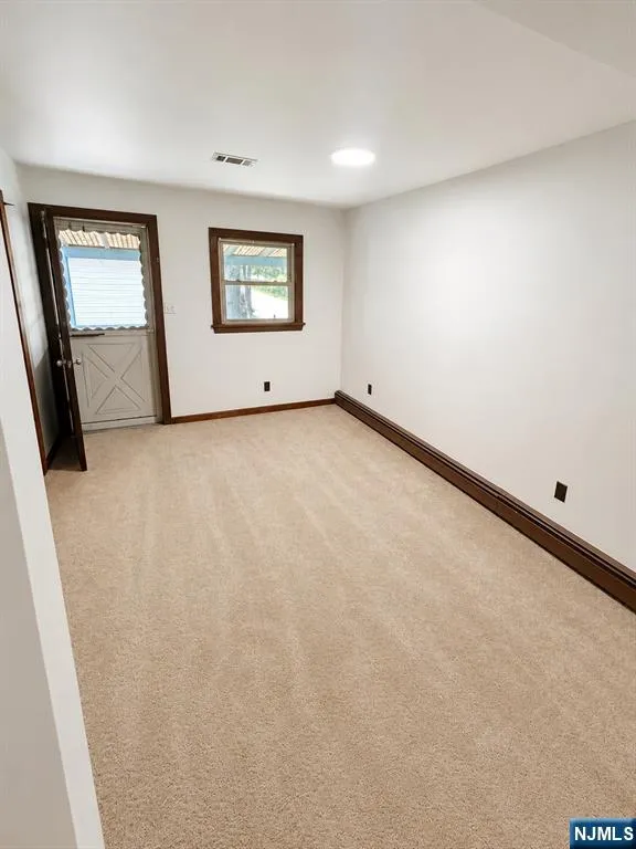 84 Orange Street Woodbridge, NJ 07095