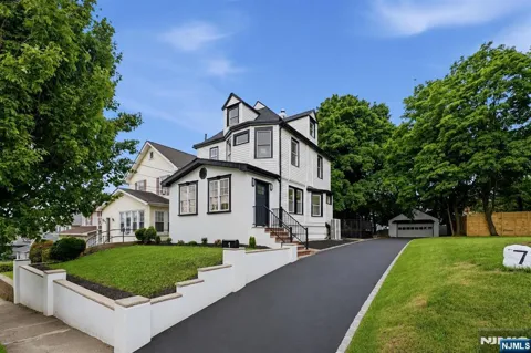 7 Virginia Avenue