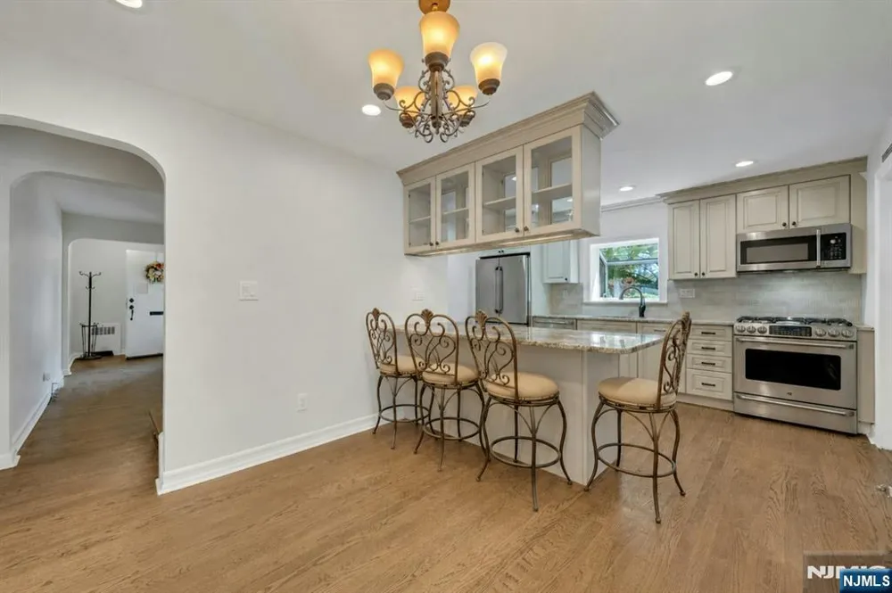 389 Bergen Boulevard Oradell, NJ 07649