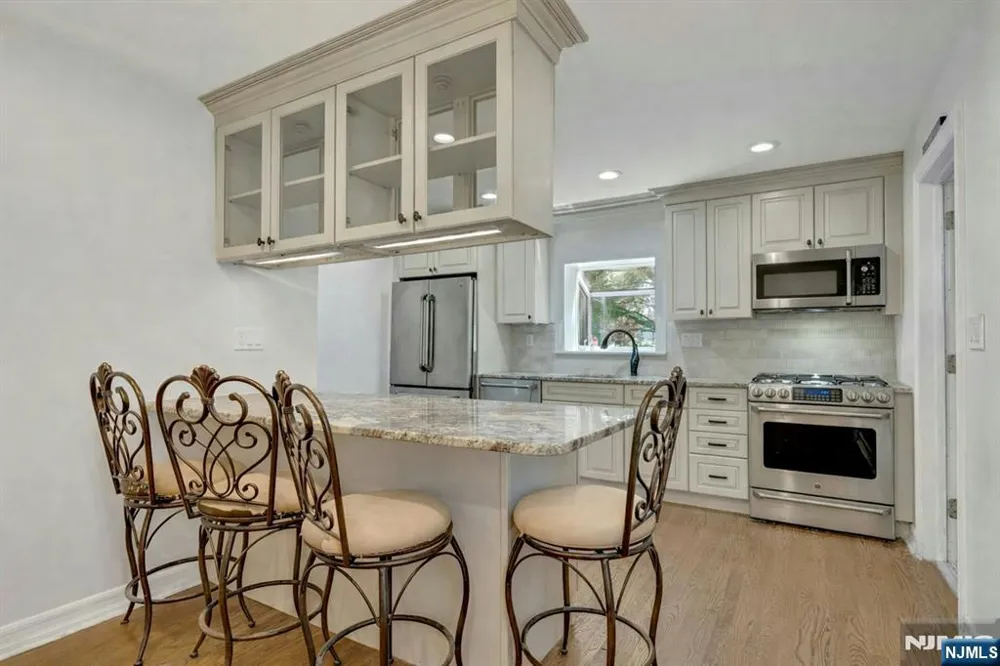 389 Bergen Boulevard Oradell, NJ 07649