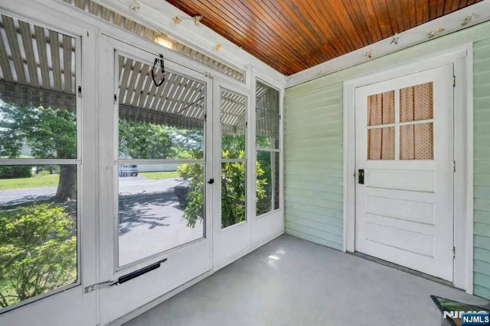 389 Bergen Boulevard Oradell, NJ 07649