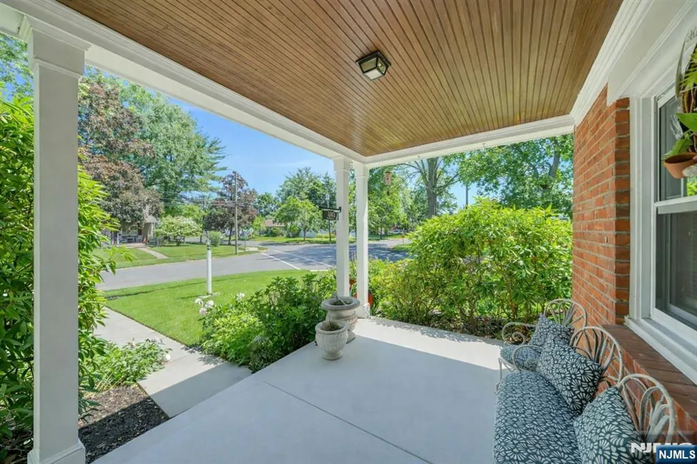 389 Bergen Boulevard Oradell, NJ 07649