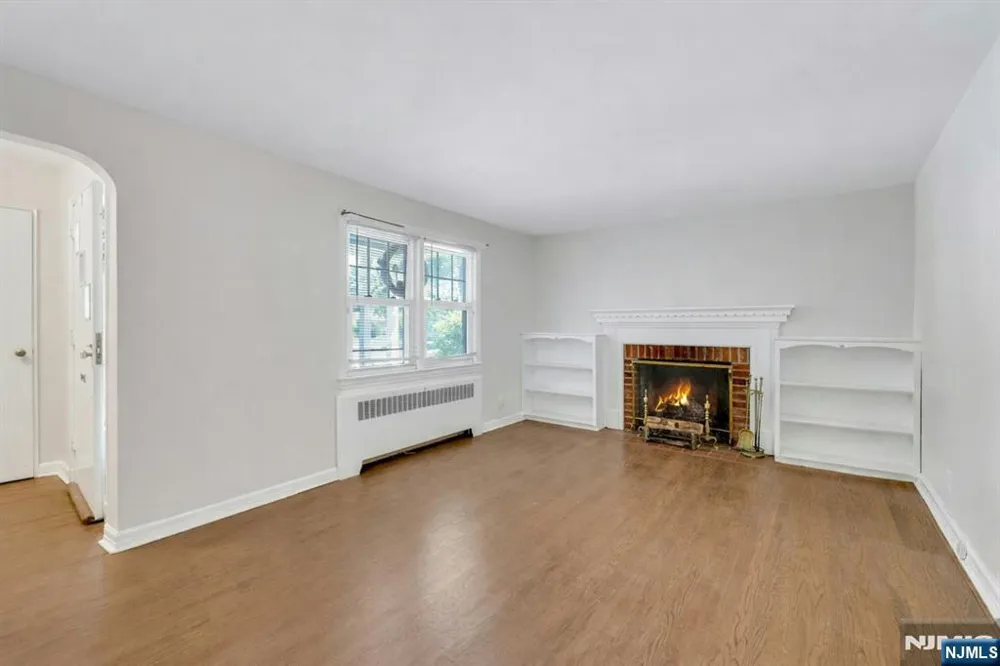 389 Bergen Boulevard Oradell, NJ 07649