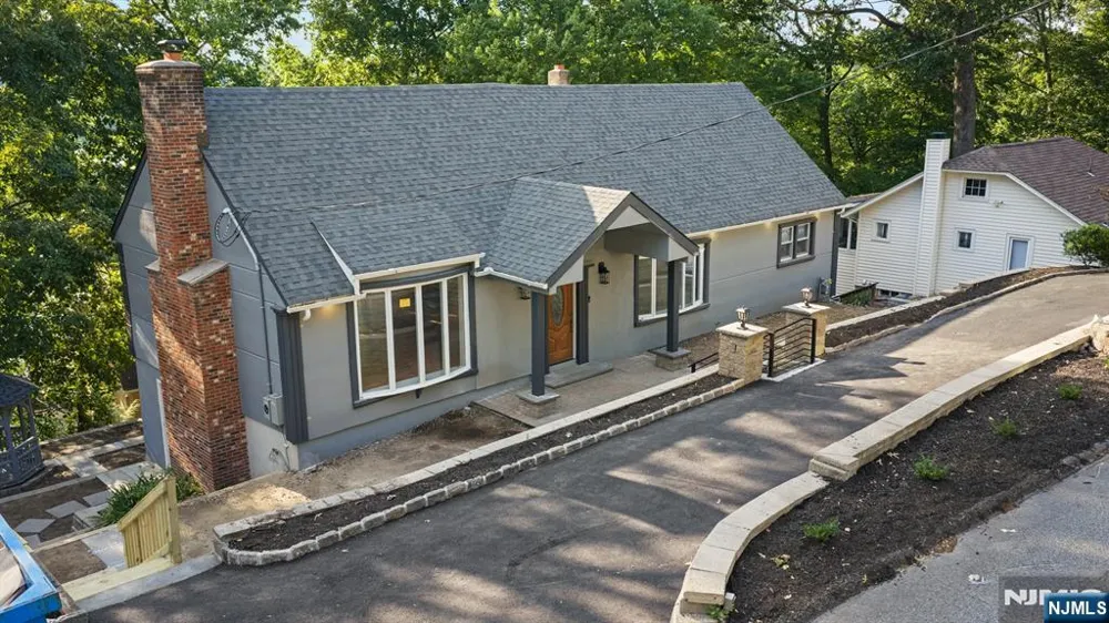 19 Cliffside Trail Denville Township, NJ 07834