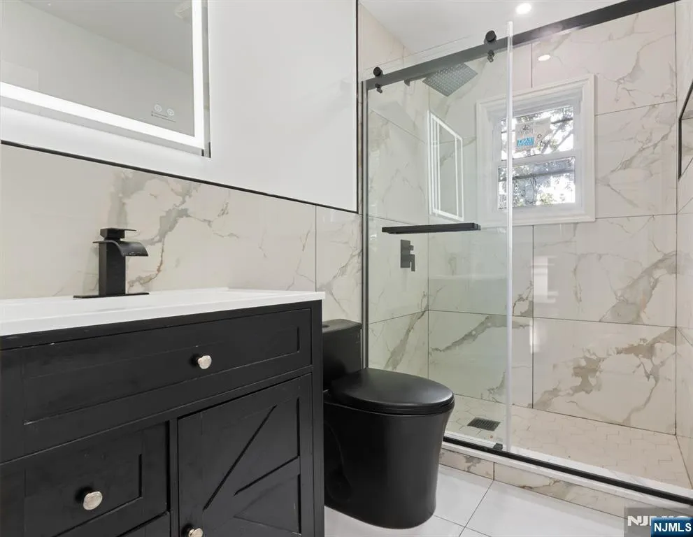 19 Cliffside Trail Denville Township, NJ 07834
