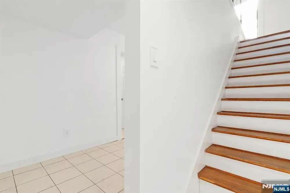 19 Cliffside Trail Denville Township, NJ 07834