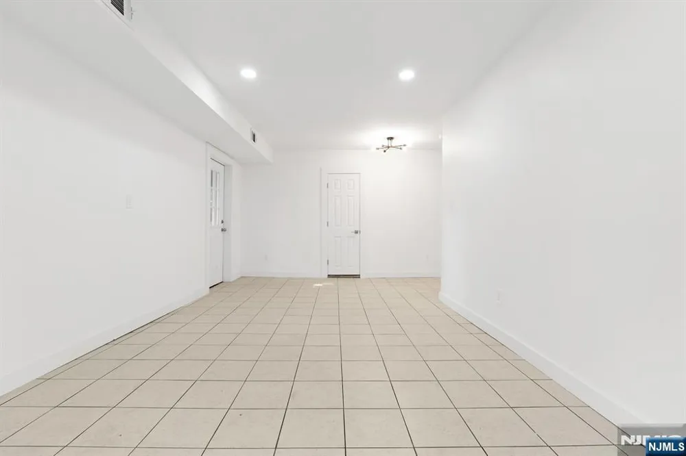 19 Cliffside Trail Denville Township, NJ 07834