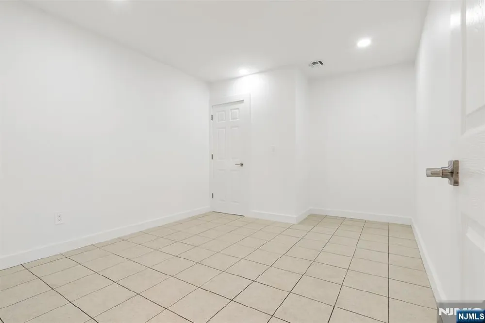 19 Cliffside Trail Denville Township, NJ 07834