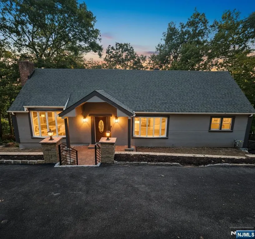 19 Cliffside Trail Denville Township, NJ 07834