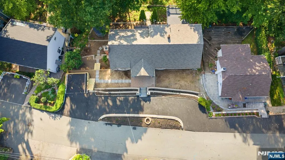 19 Cliffside Trail Denville Township, NJ 07834
