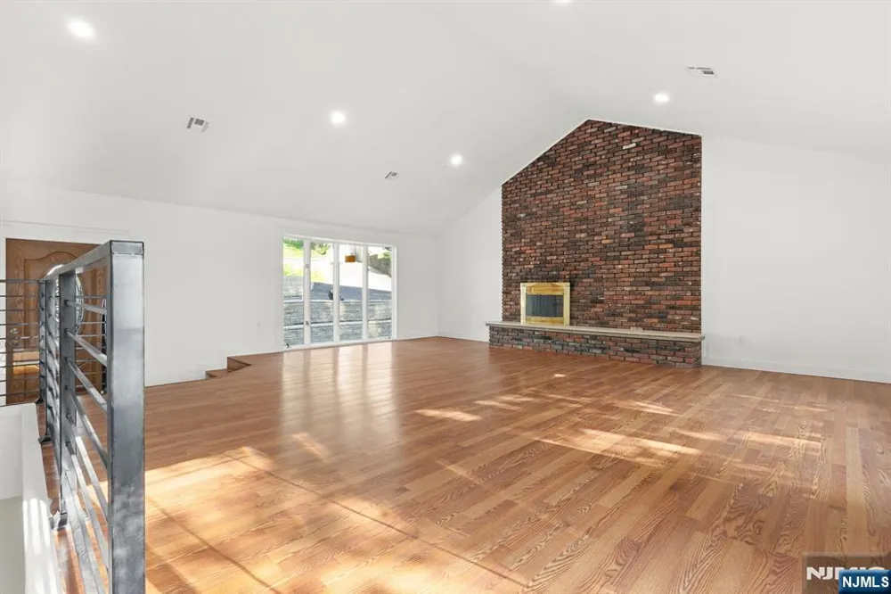 19 Cliffside Trail Denville Township, NJ 07834
