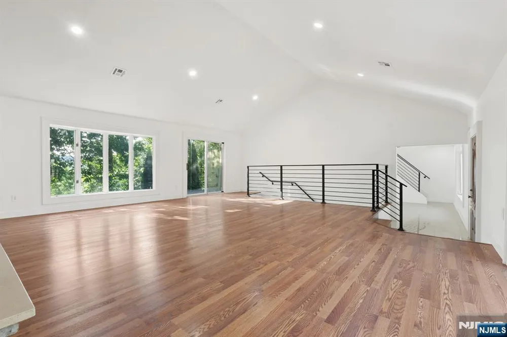 19 Cliffside Trail Denville Township, NJ 07834
