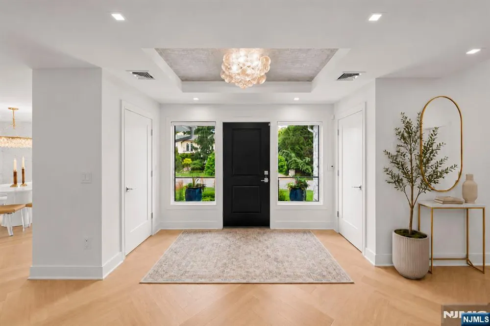 35 Jane Drive Englewood Cliffs, NJ 07632