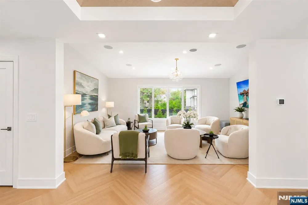 35 Jane Drive Englewood Cliffs, NJ 07632