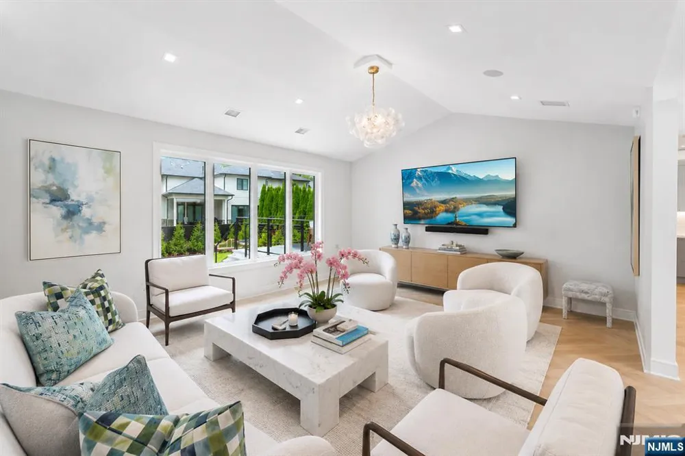 35 Jane Drive Englewood Cliffs, NJ 07632