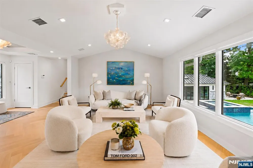 35 Jane Drive Englewood Cliffs, NJ 07632