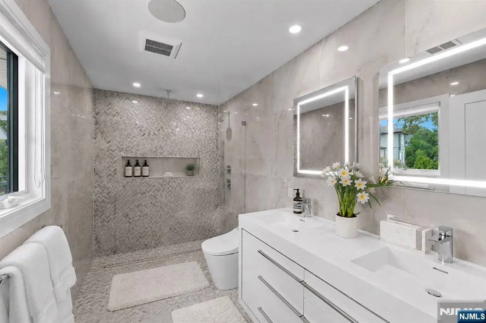 35 Jane Drive Englewood Cliffs, NJ 07632