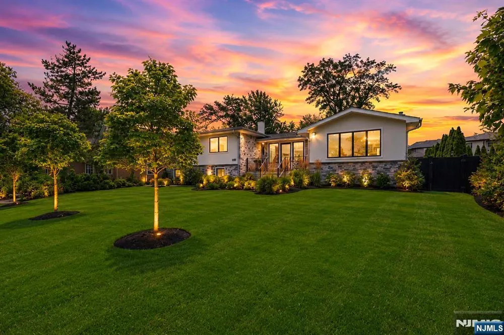 35 Jane Drive Englewood Cliffs, NJ 07632