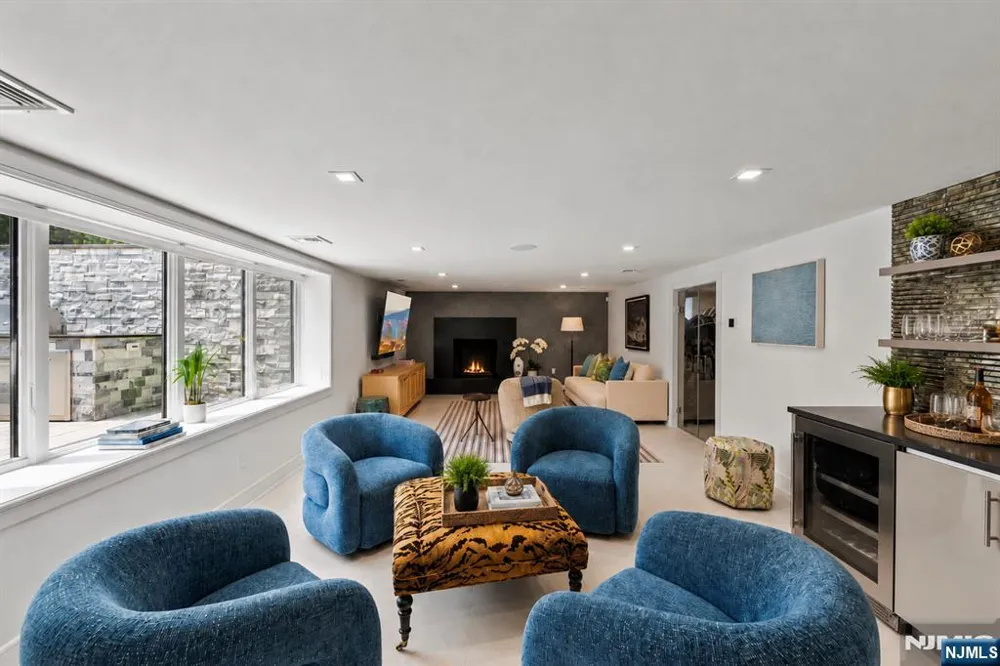 35 Jane Drive Englewood Cliffs, NJ 07632
