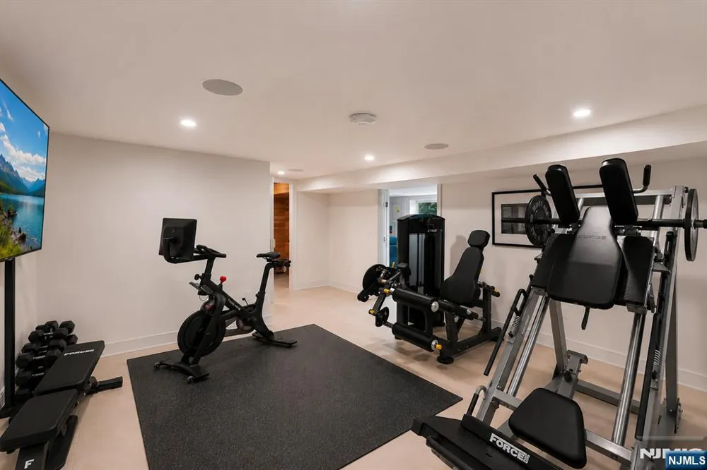 35 Jane Drive Englewood Cliffs, NJ 07632