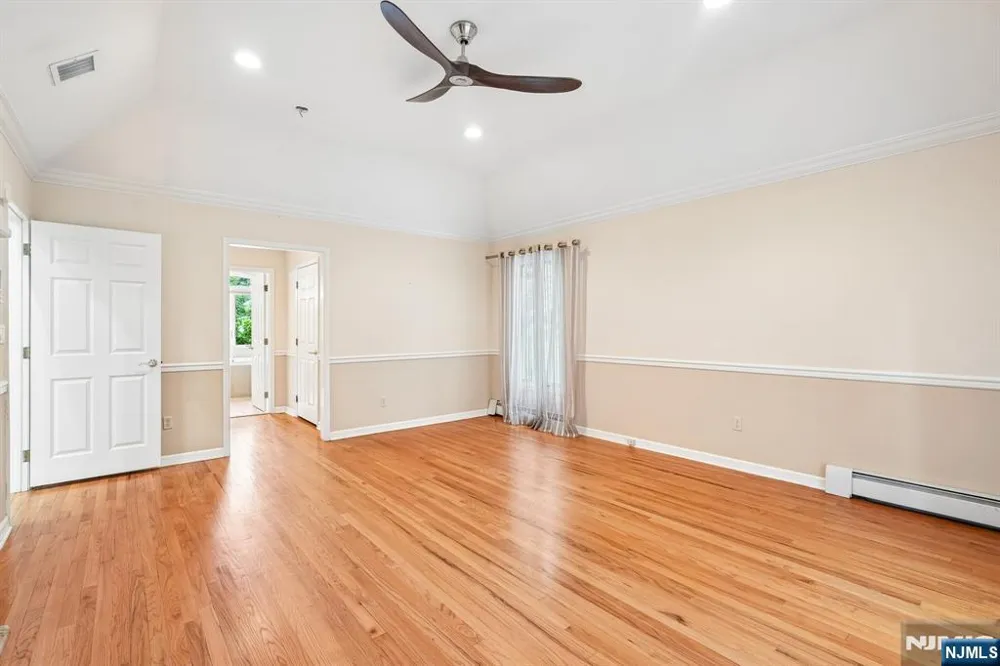 922 Hilltop Terrace Franklin Lakes, NJ 07417