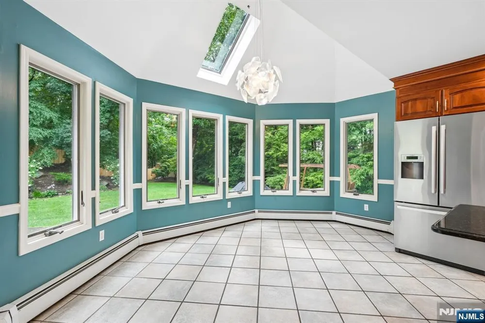 922 Hilltop Terrace Franklin Lakes, NJ 07417