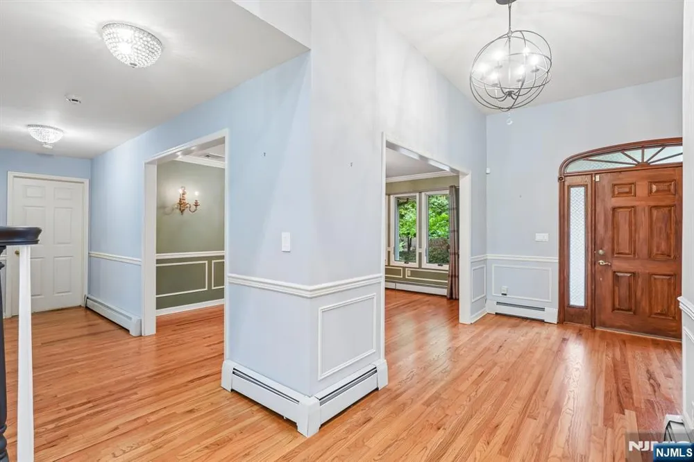 922 Hilltop Terrace Franklin Lakes, NJ 07417